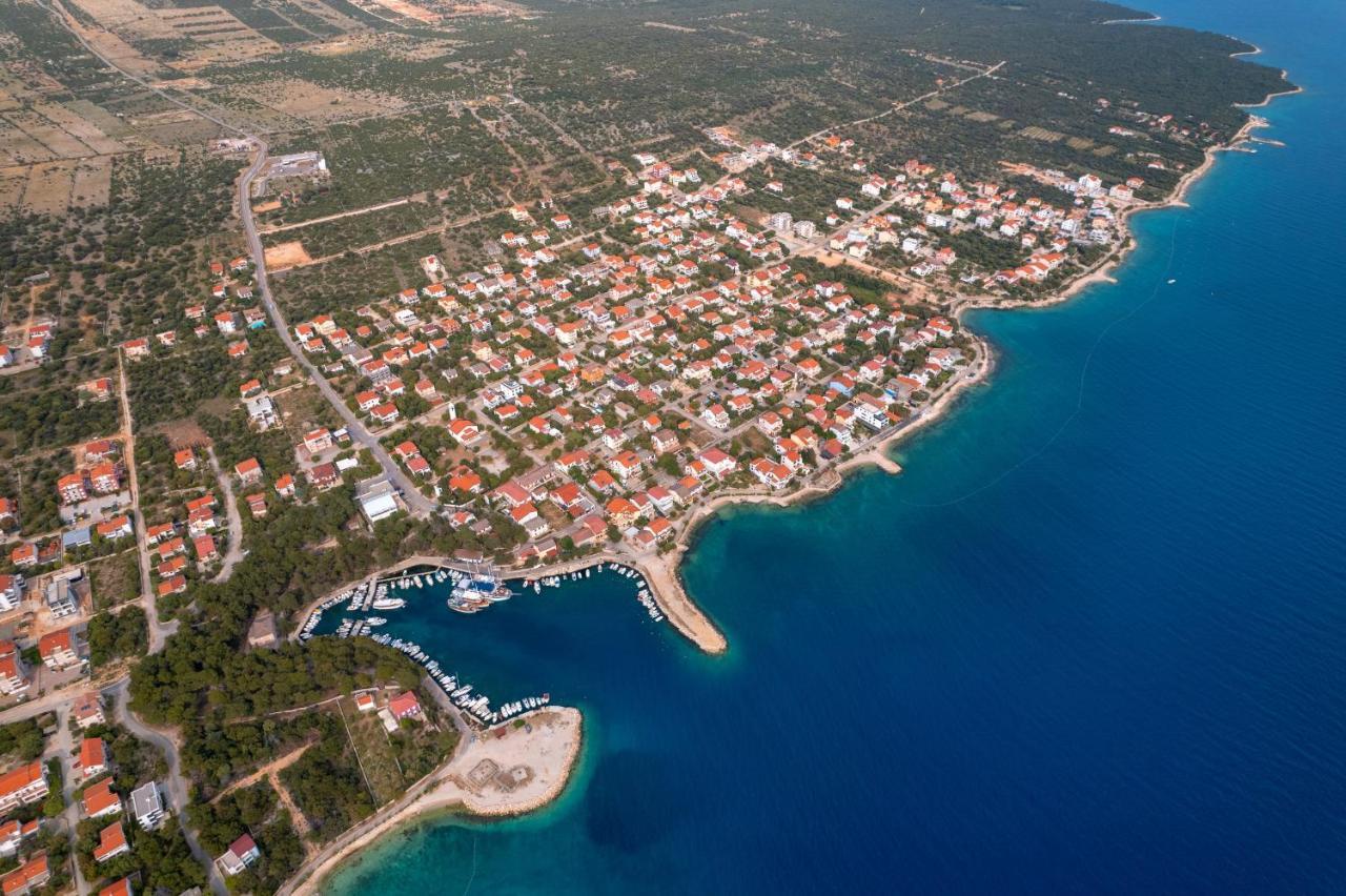 Apartments By The Sea Mandre, Pag - 4093 Kolan Bagian luar foto