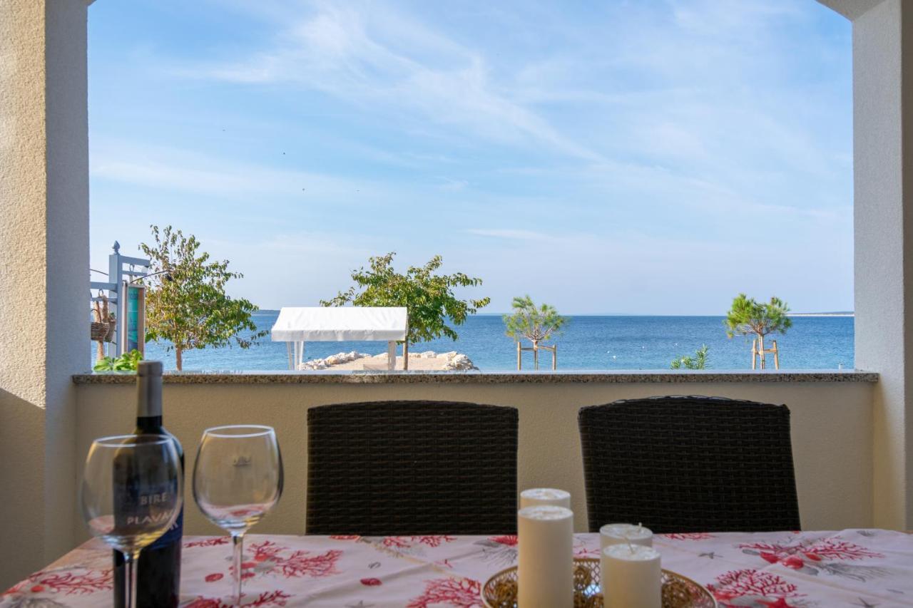 Apartments By The Sea Mandre, Pag - 4093 Kolan Bagian luar foto