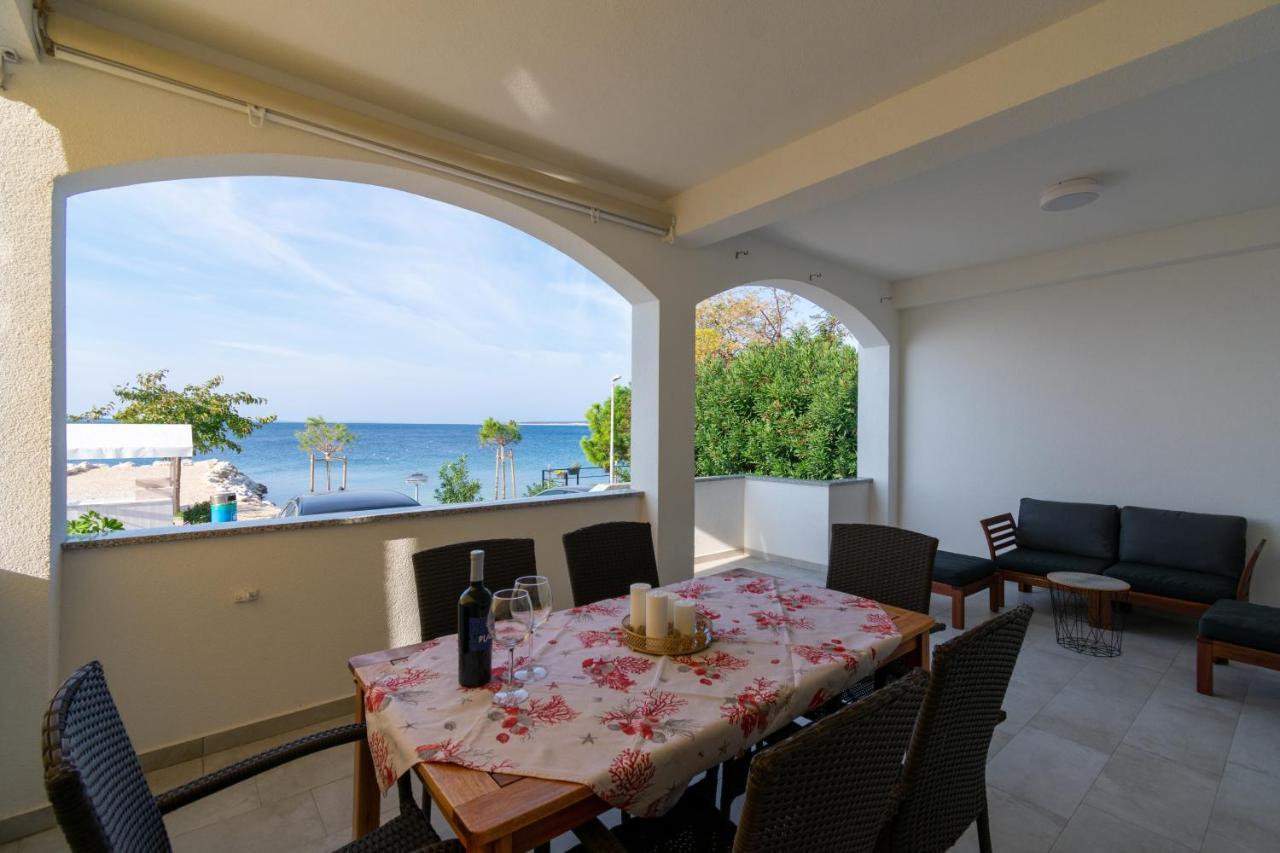 Apartments By The Sea Mandre, Pag - 4093 Kolan Bagian luar foto