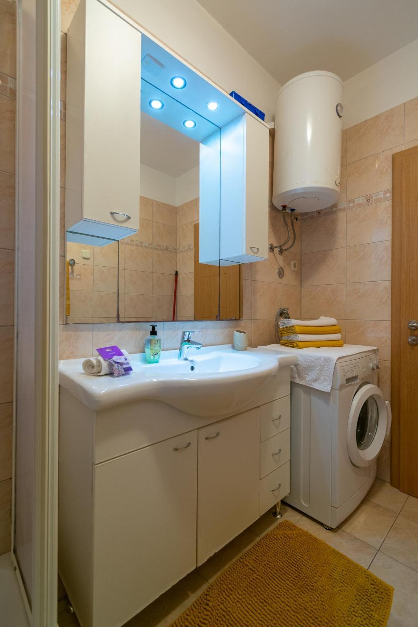 Apartments By The Sea Mandre, Pag - 4093 Kolan Ruang foto