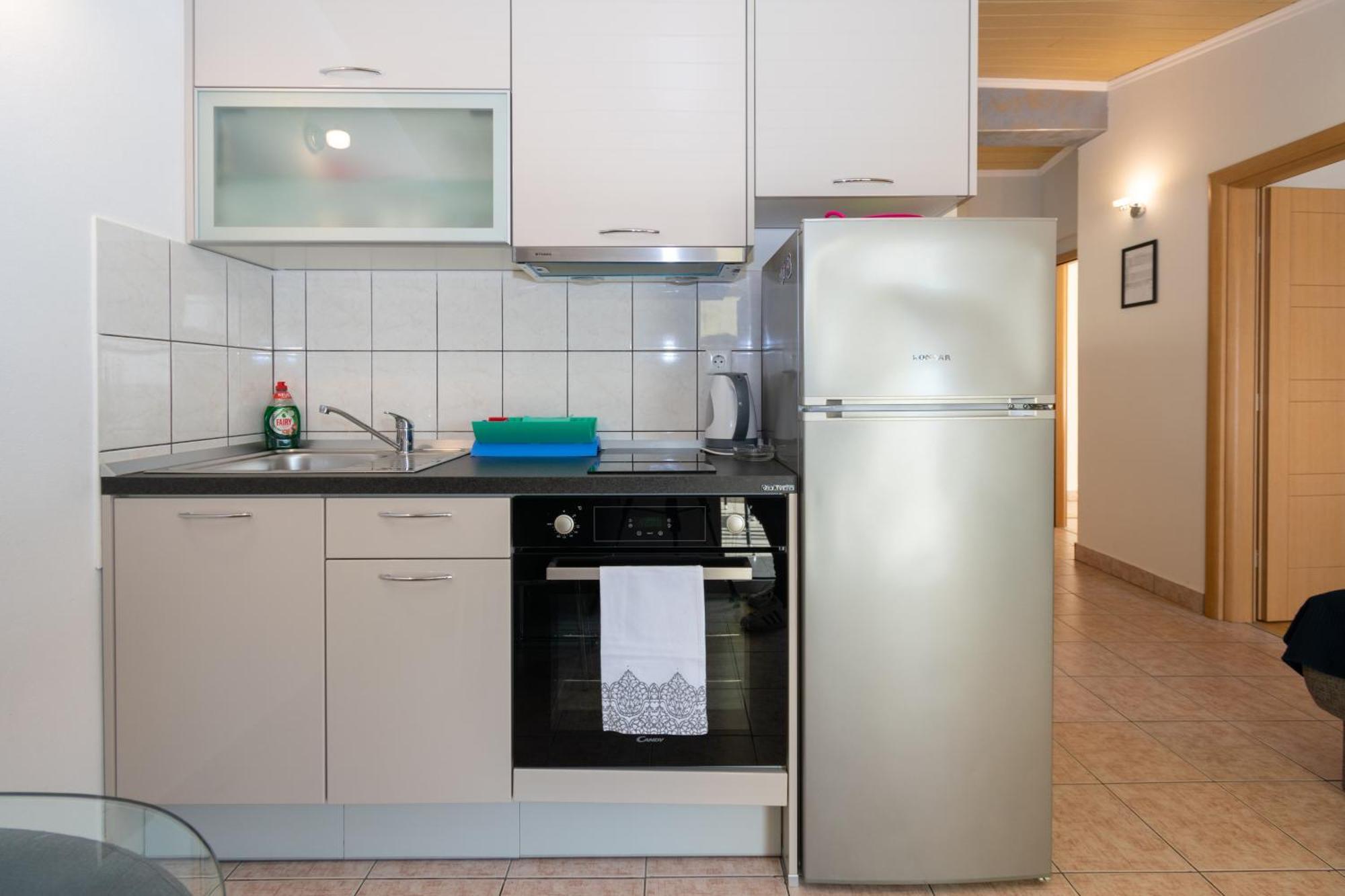 Apartments By The Sea Mandre, Pag - 4093 Kolan Ruang foto