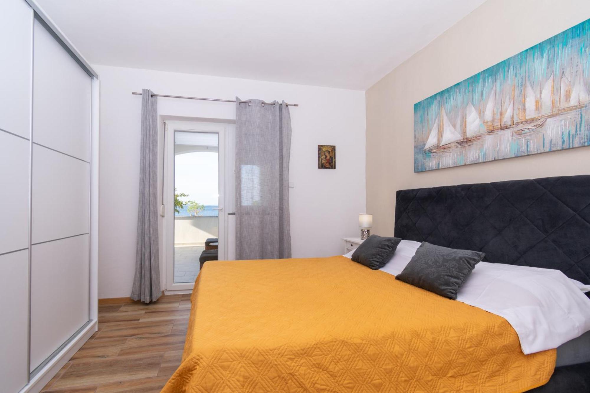 Apartments By The Sea Mandre, Pag - 4093 Kolan Ruang foto